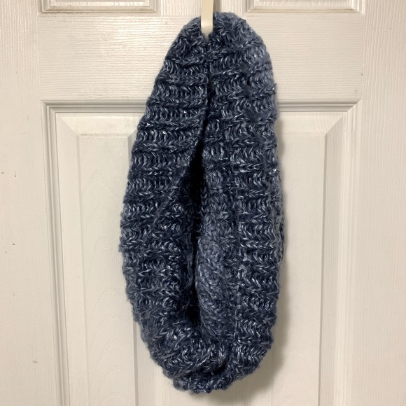 George - Toque and Scarf - Picture 2 of 5